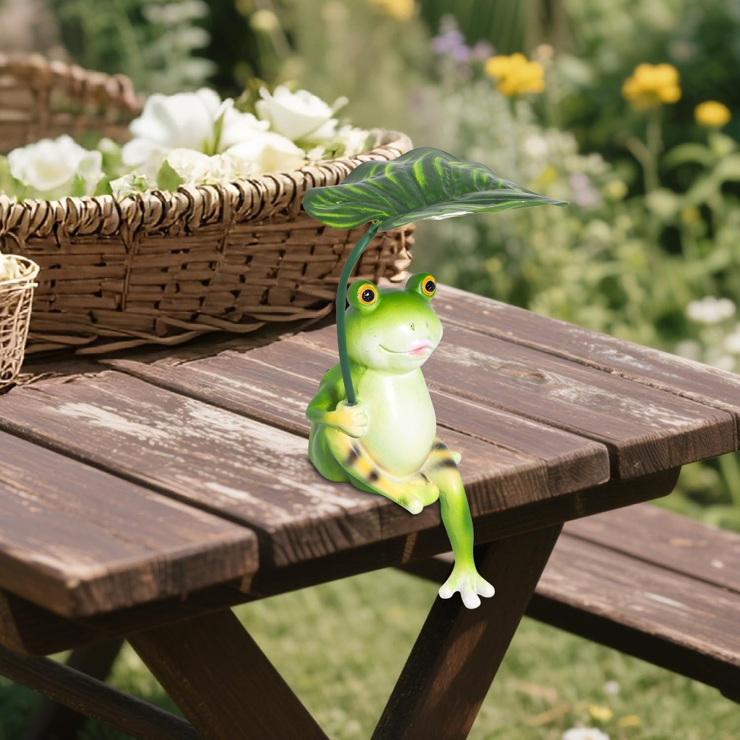 Solar Garden Statues Frog Garden Decor Figurine Lights with Umbrella for Outside,Yard Decorations Outdoor Patio Decor,Gardening Gifts for Women Mother's Day